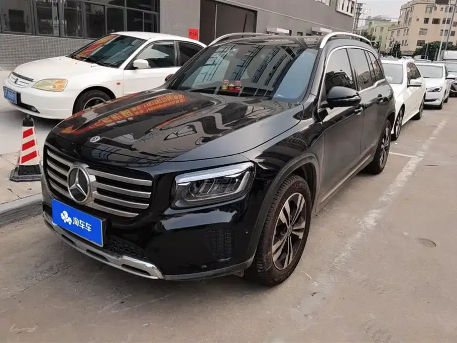 Mercedes-Benz GLB — фото 1