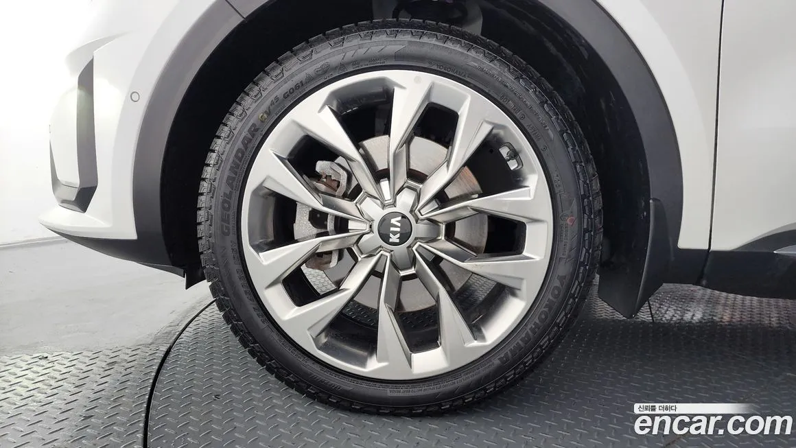Kia Sorento — фото 6