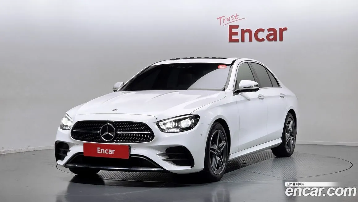 Mercedes-Benz E-Class — фото 1