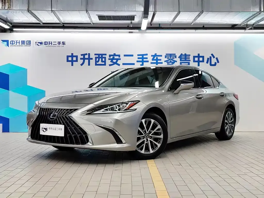 Lexus ES — фото 1
