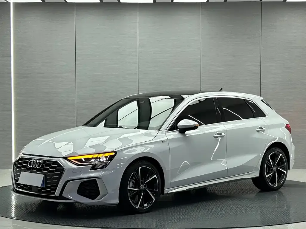 Audi A3 — фото 1