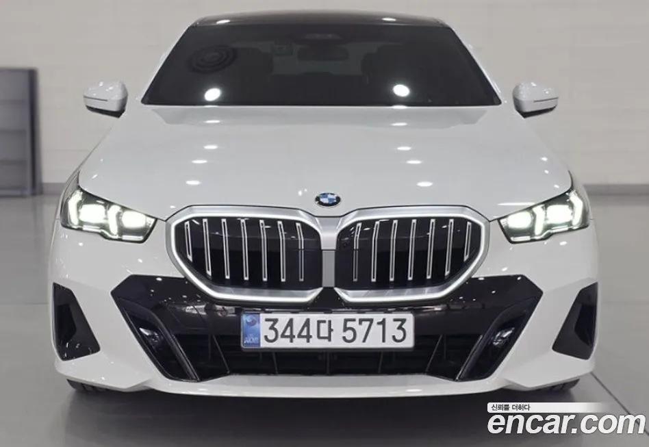 BMW 5-Series 2025 из KR, фото 1