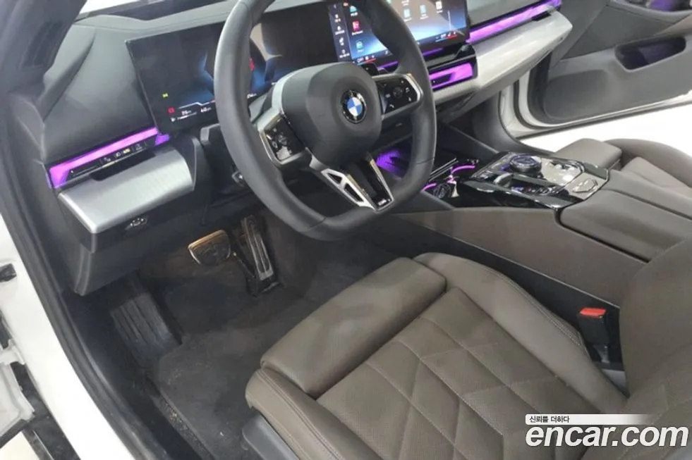 BMW 5-Series 2025 из KR, фото 8