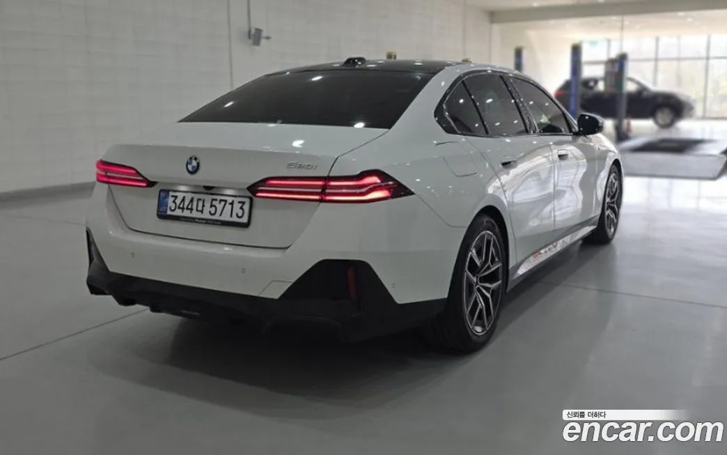 BMW 5-Series 2025 из KR, фото 10