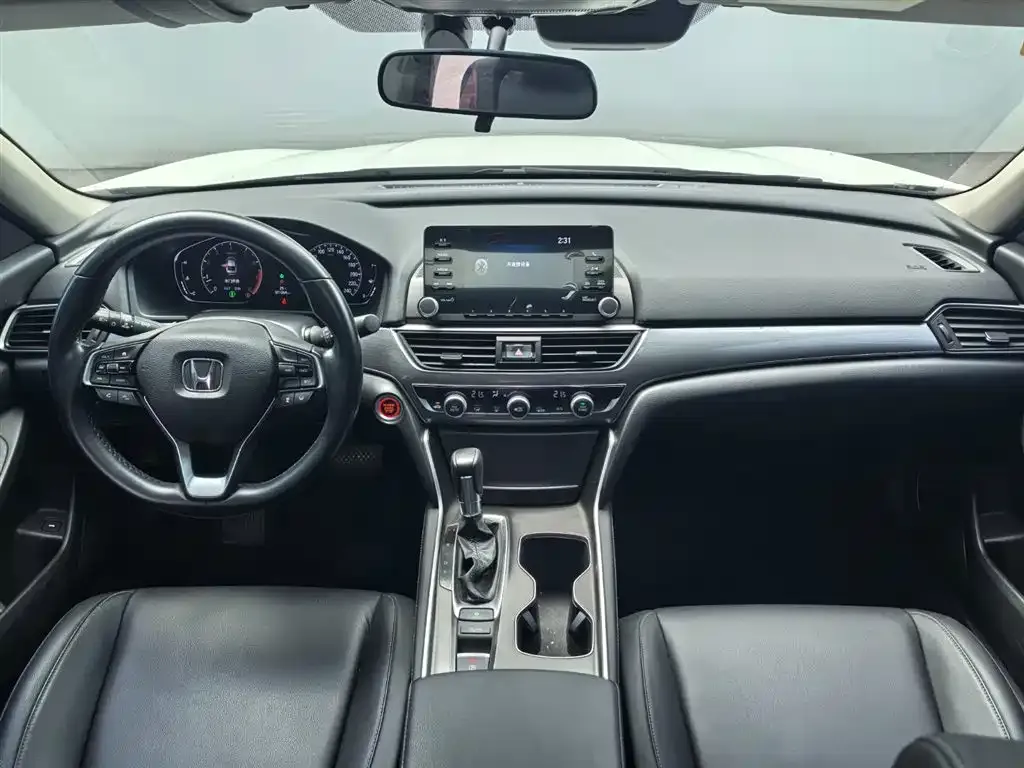 Honda Accord — фото 10