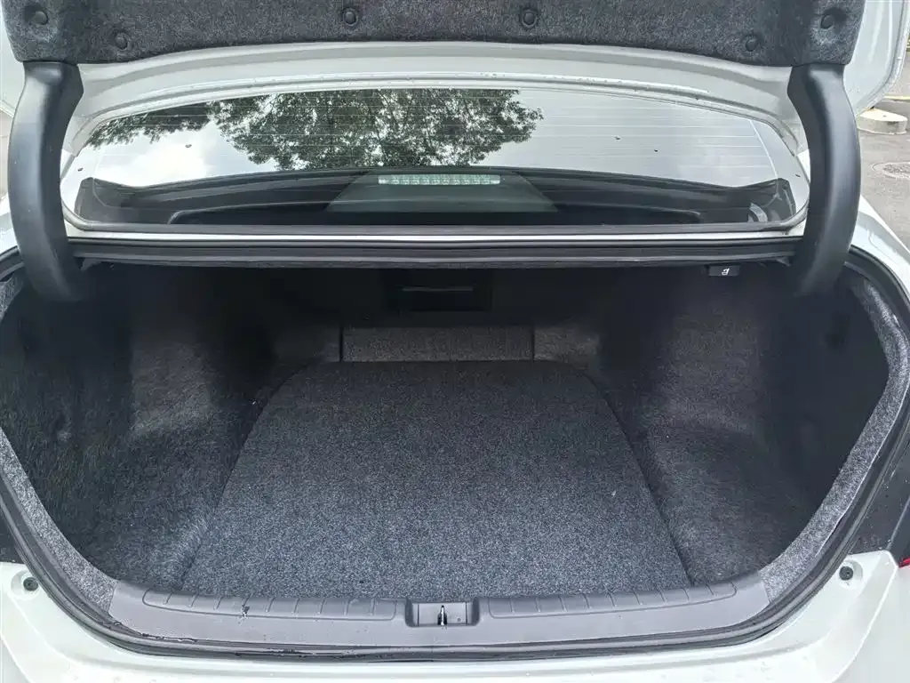 Honda Accord — фото 9
