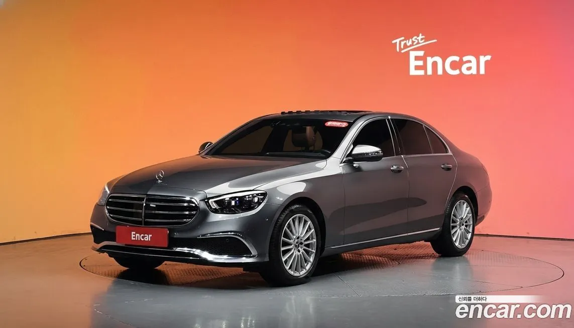 Mercedes-Benz E-Class — фото 1