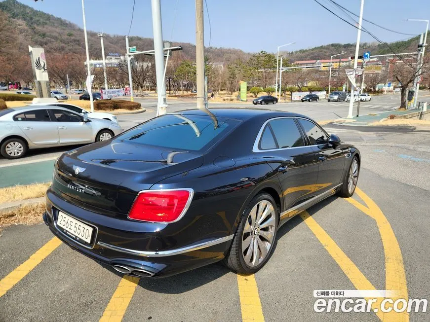 Bentley Flying Spur 2022 из KR, фото 7