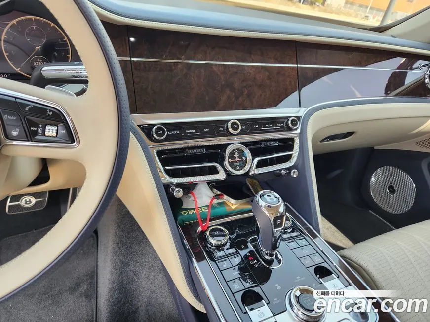 Bentley Flying Spur 2022 из KR, фото 9