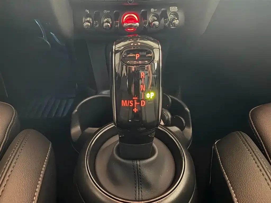 MINI Cooper (3-door) 2023 из CN, фото 9