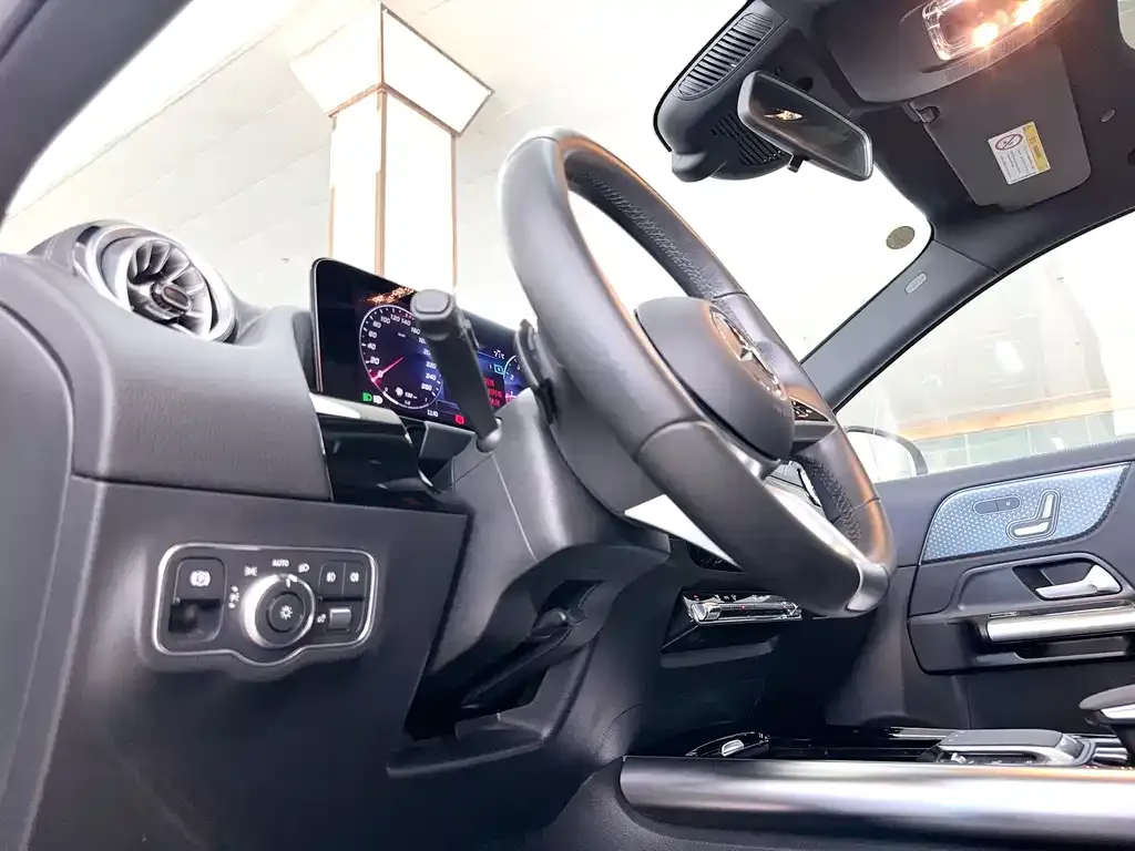 Mercedes-Benz GLA — фото 9