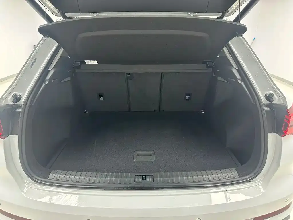 Audi Q3 2021 из CN, фото 3