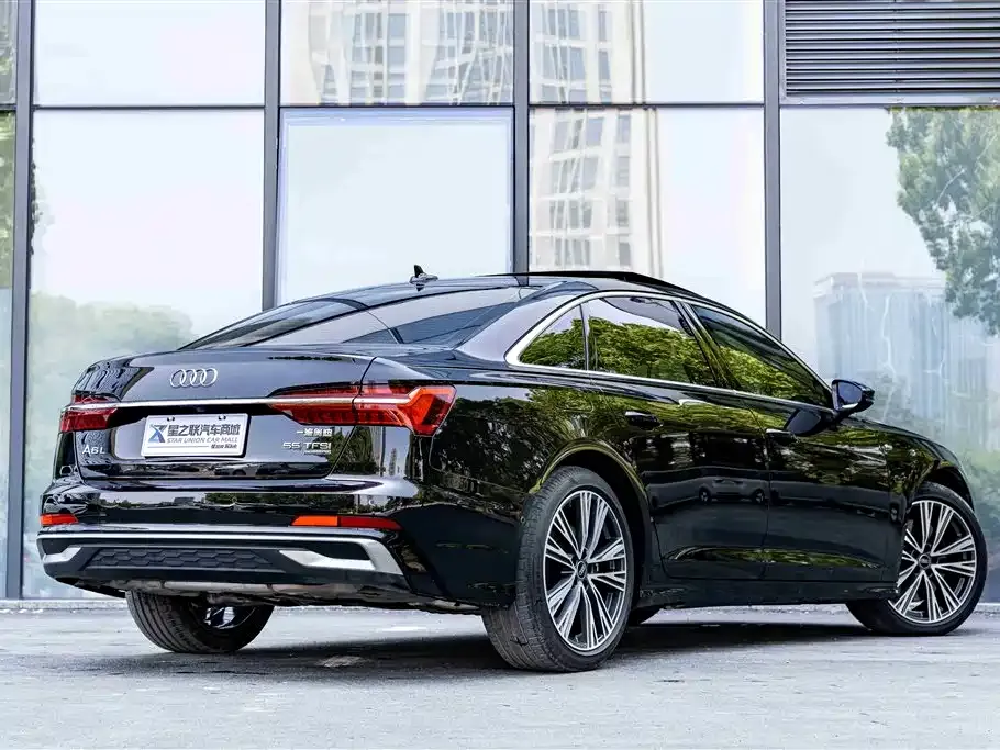 Audi A6L — фото 10