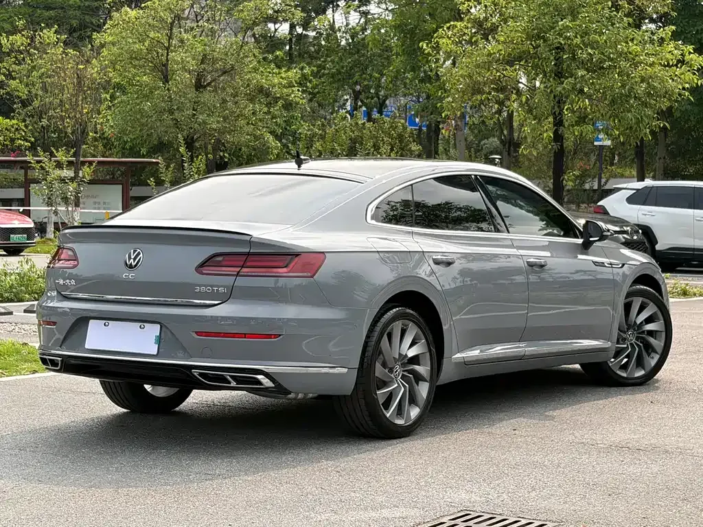 Volkswagen CC 2023 из CN, фото 9