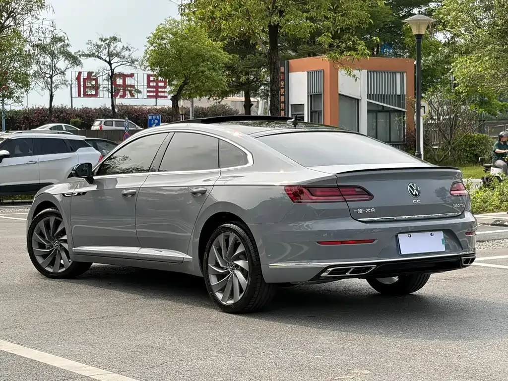 Volkswagen CC 2023 из CN, фото 7
