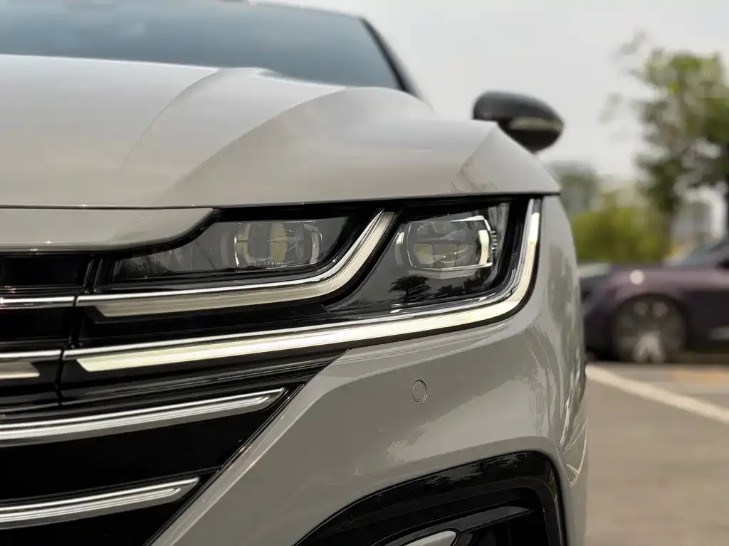 Volkswagen CC 2023 из CN, фото 2