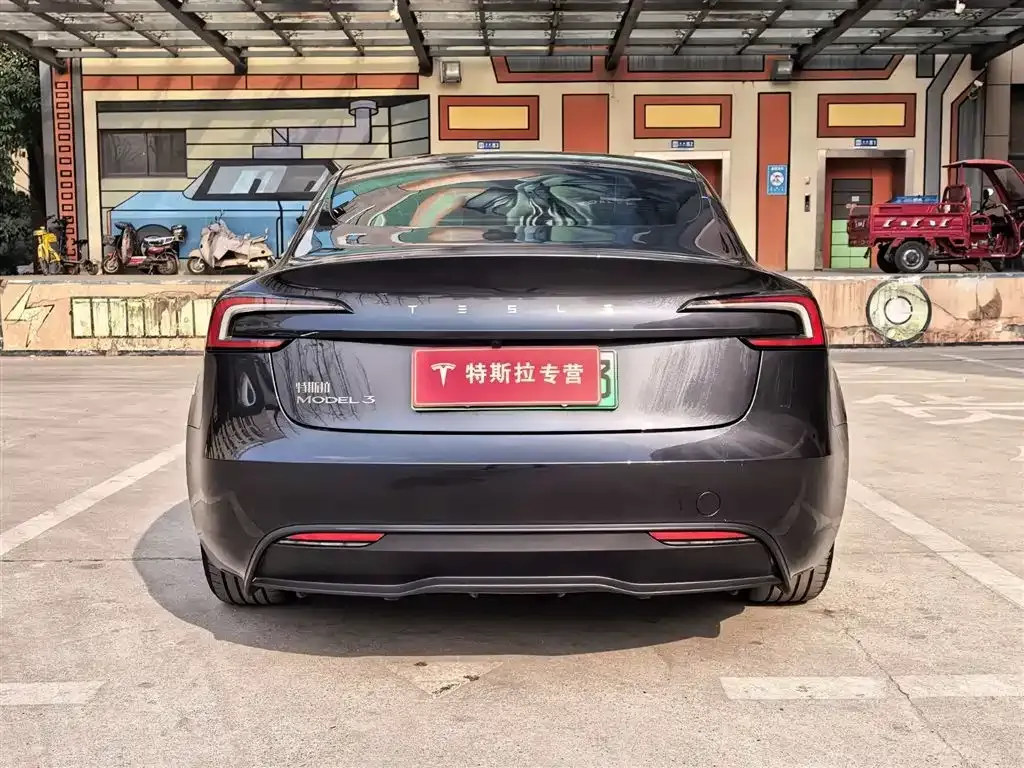 Tesla Model 3 — фото 4