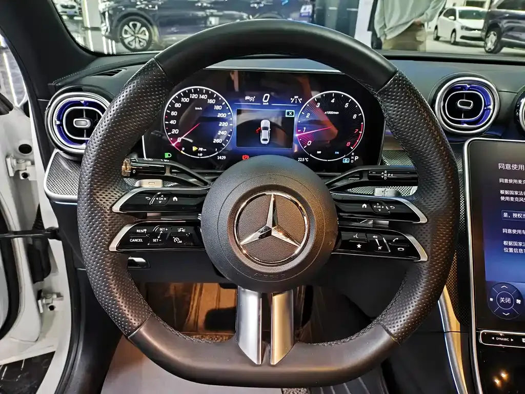Mercedes-Benz C-Class — фото 10