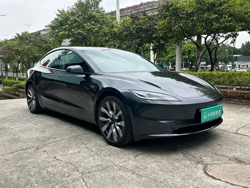 Tesla Model 3 — фото 9
