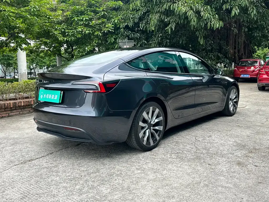 Tesla Model 3 — фото 6