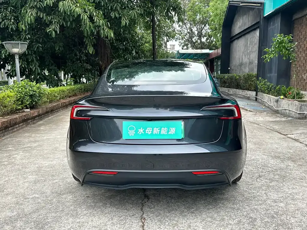 Tesla Model 3 — фото 8