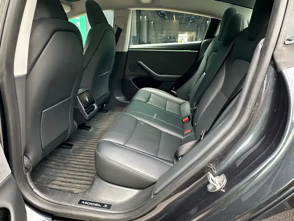 Tesla Model 3 — фото 4