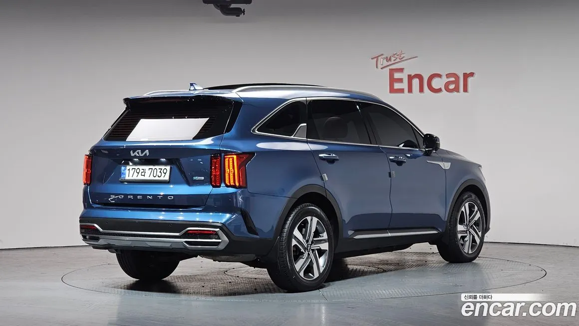 Kia Sorento — фото 7
