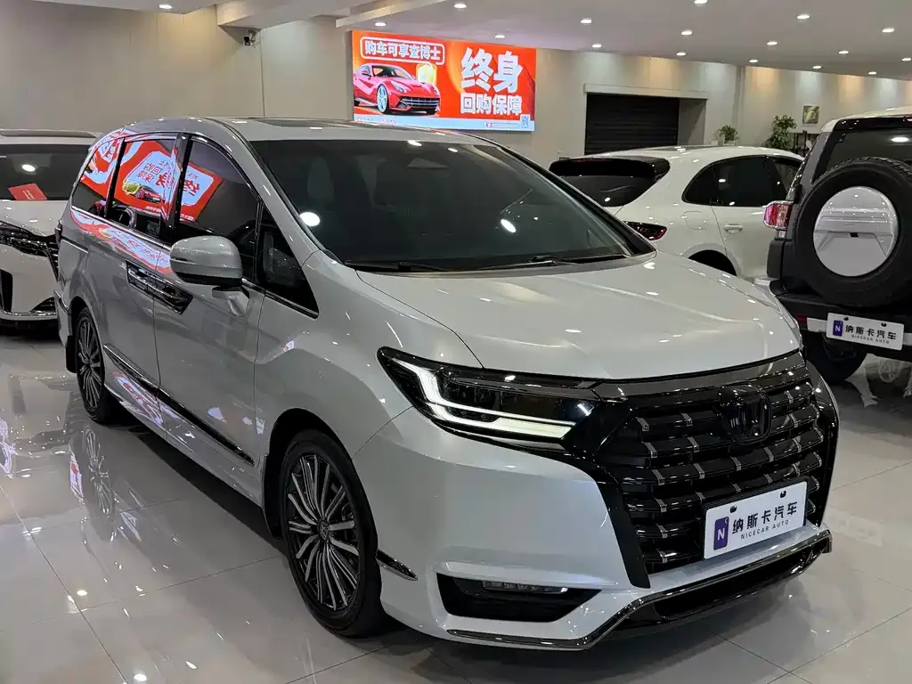 Honda Elysion 2024 из CN, фото 3