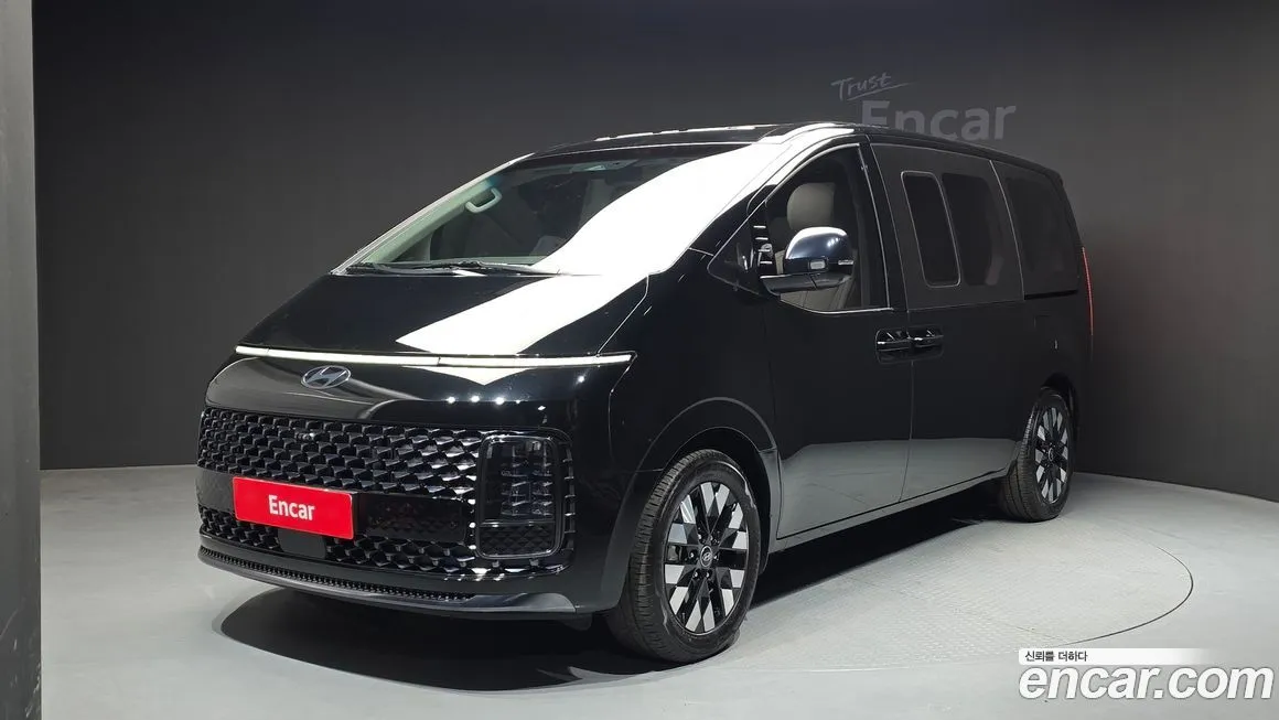 Hyundai Staria