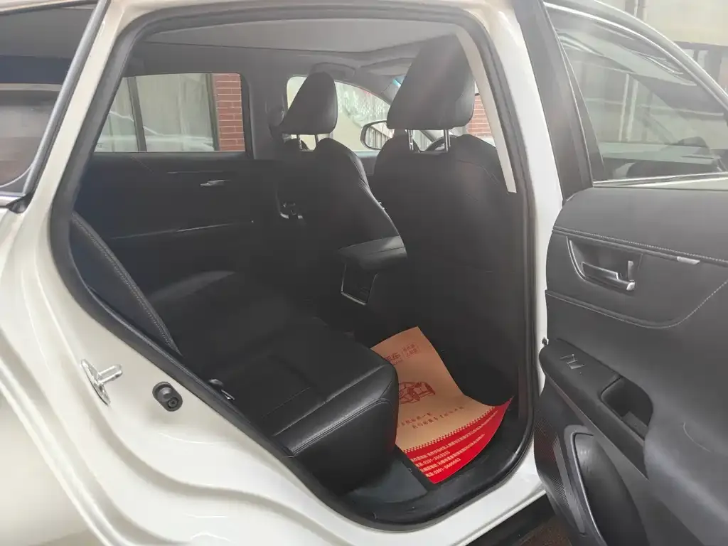 Toyota Harrier 2021 из CN, фото 2
