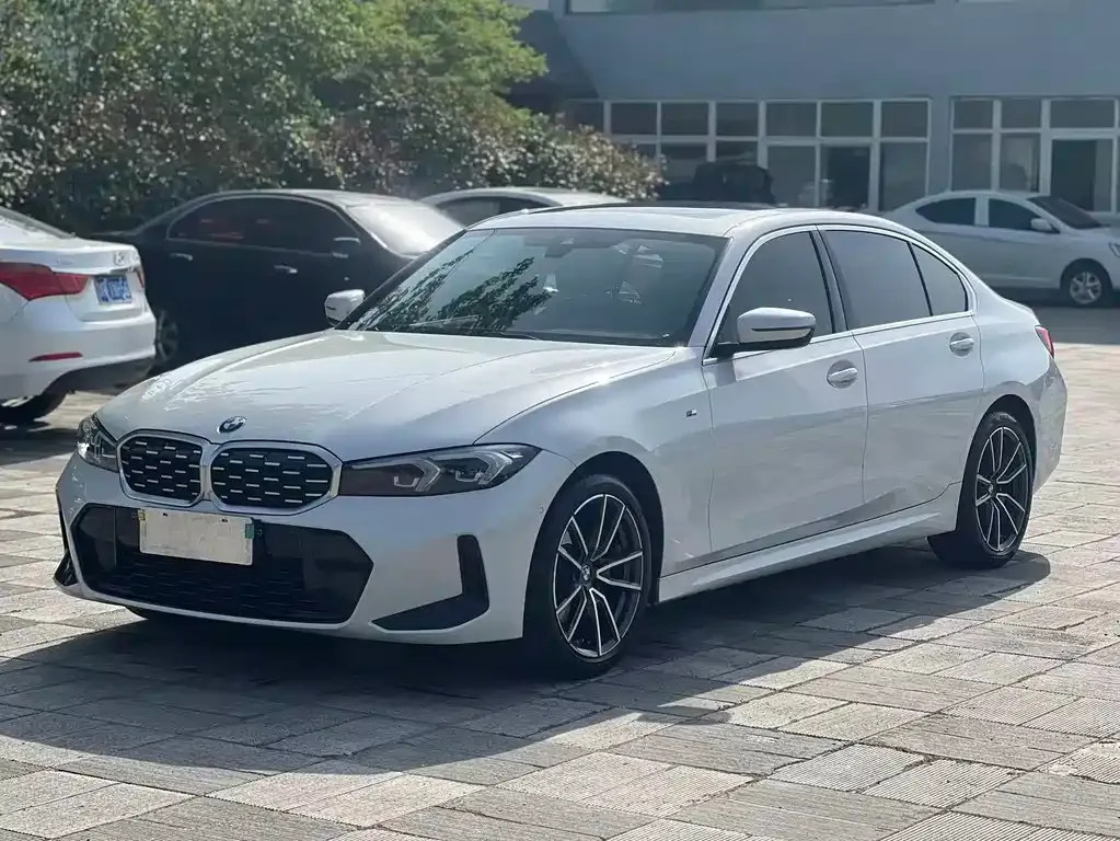 BMW 3 Series 2023 из CN, фото 1