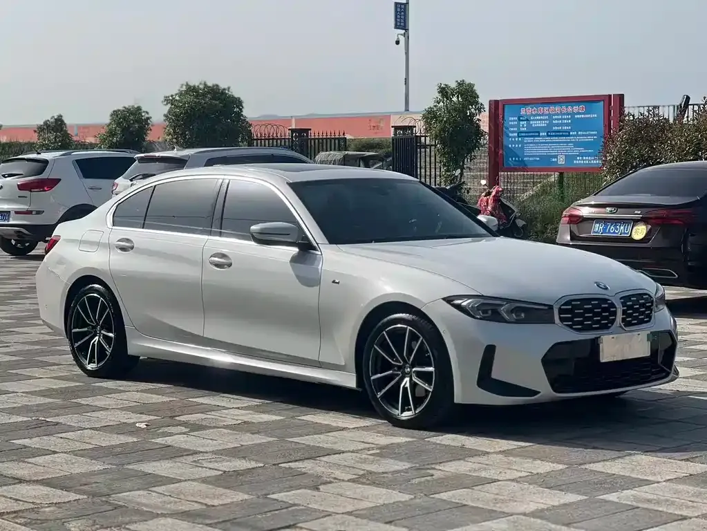 BMW 3 Series 2023 из CN, фото 6