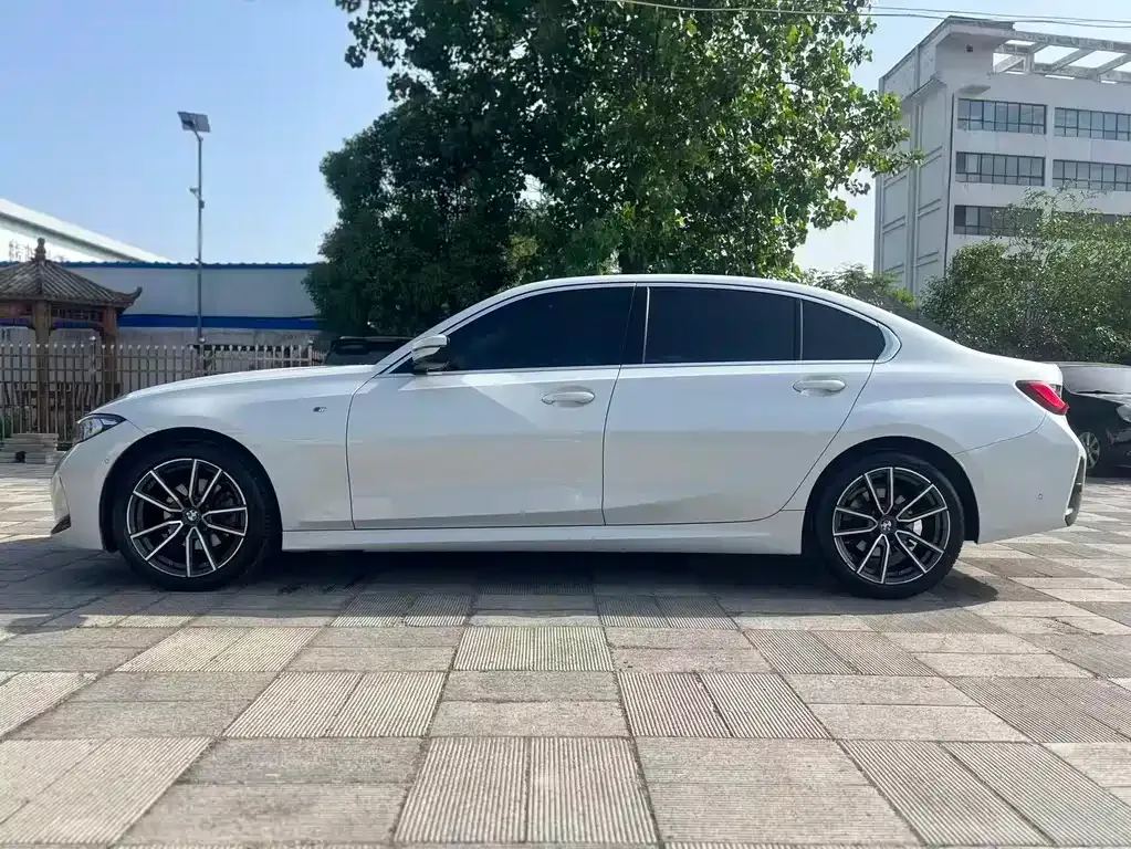 BMW 3 Series 2023 из CN, фото 8