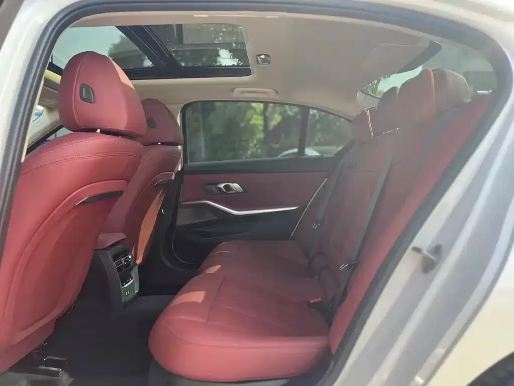 BMW 3 Series 2023 из CN, фото 10