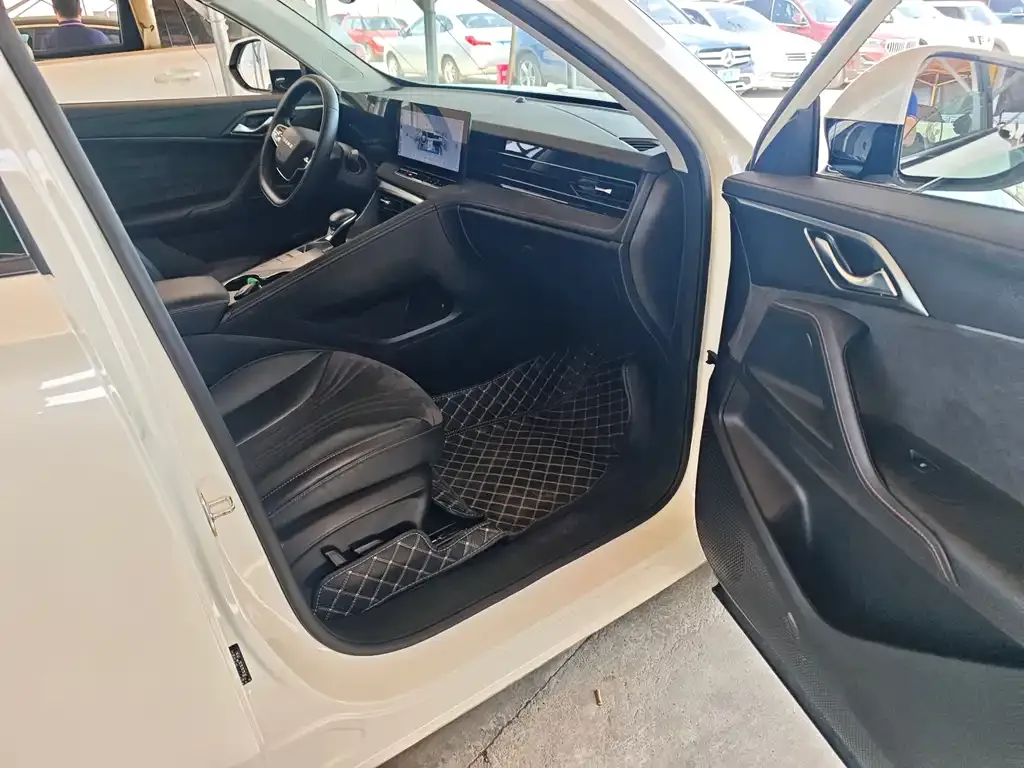 Roewe D5X DMH 2024 из CN, фото 10