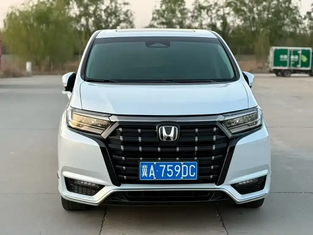 Honda Elysion 2024 из CN, фото 7