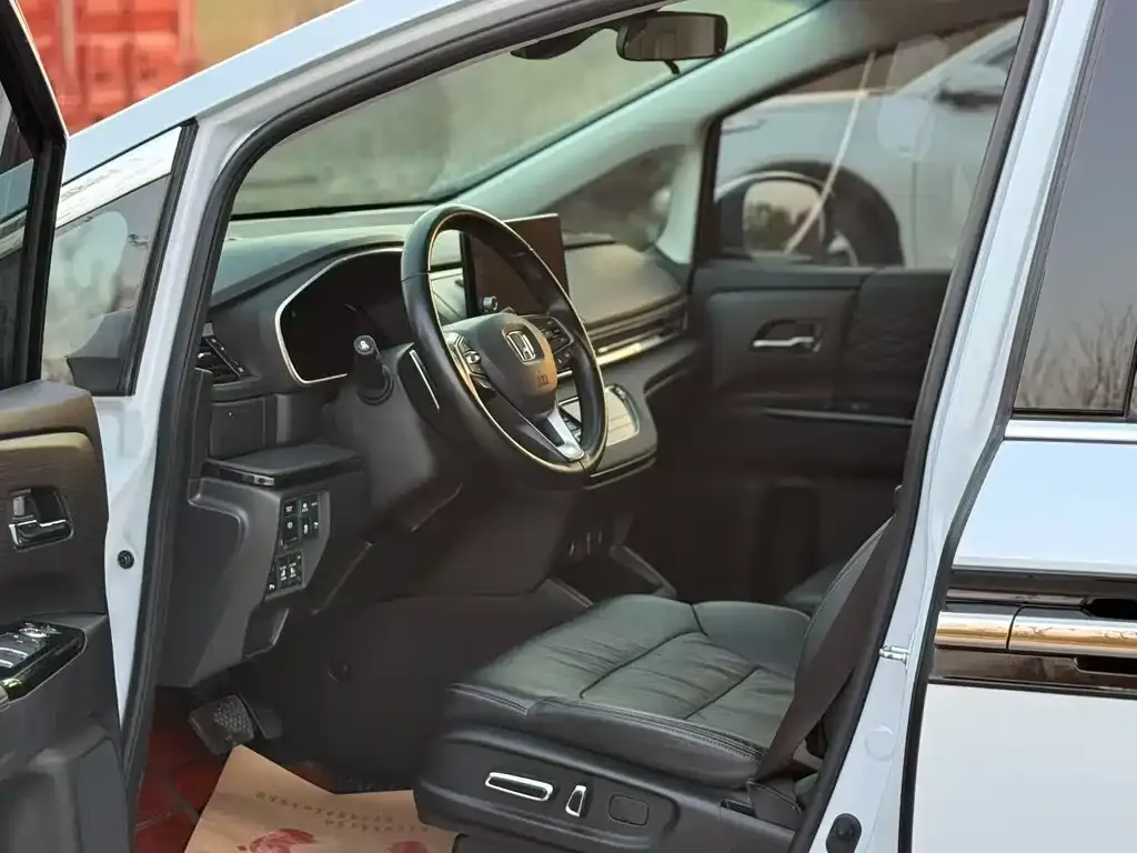 Honda Elysion 2024 из CN, фото 3