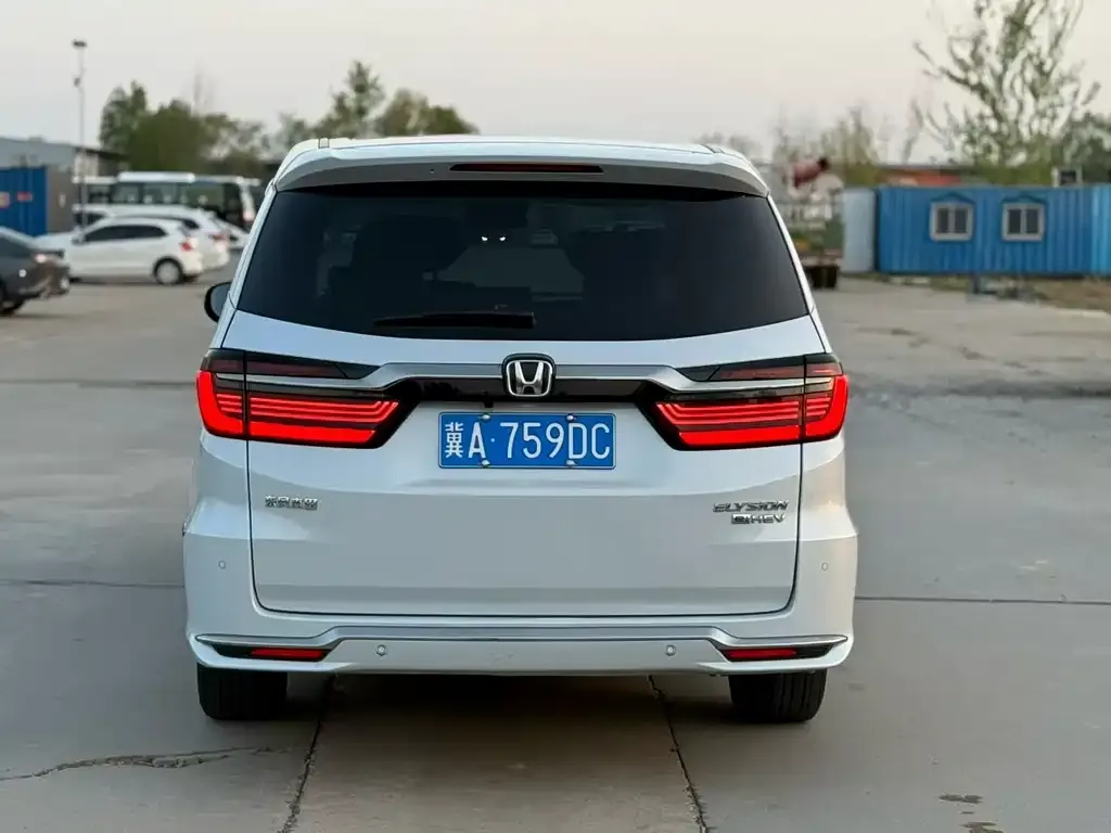 Honda Elysion 2024 из CN, фото 2