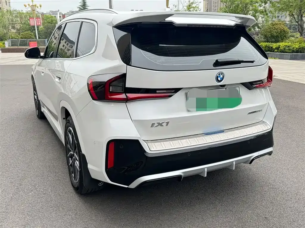 BMW iX1 2025 из CN, фото 8