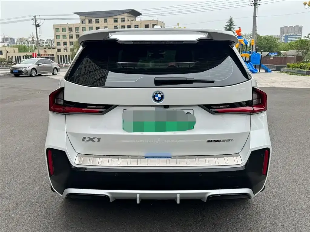 BMW iX1 2025 из CN, фото 5