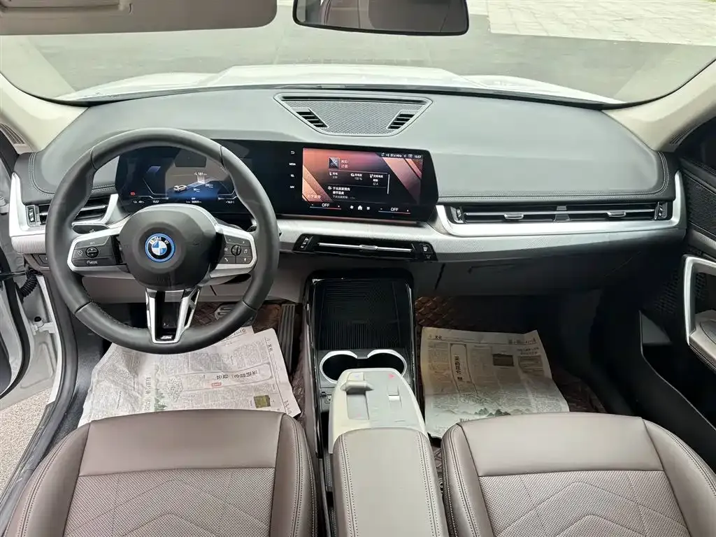 BMW iX1 2025 из CN, фото 7