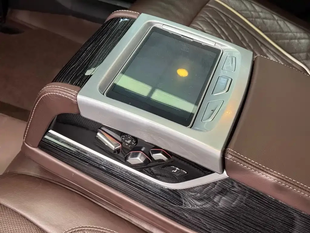 BMW 7 Series 2021 из CN, фото 5