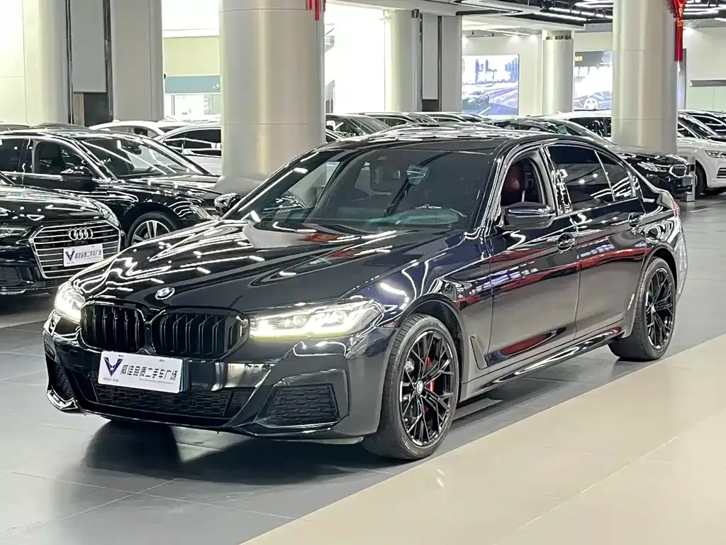 BMW 5 Series — фото 1
