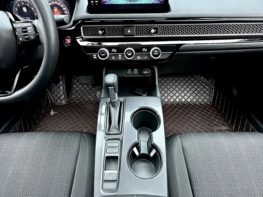 Honda Civic — фото 8