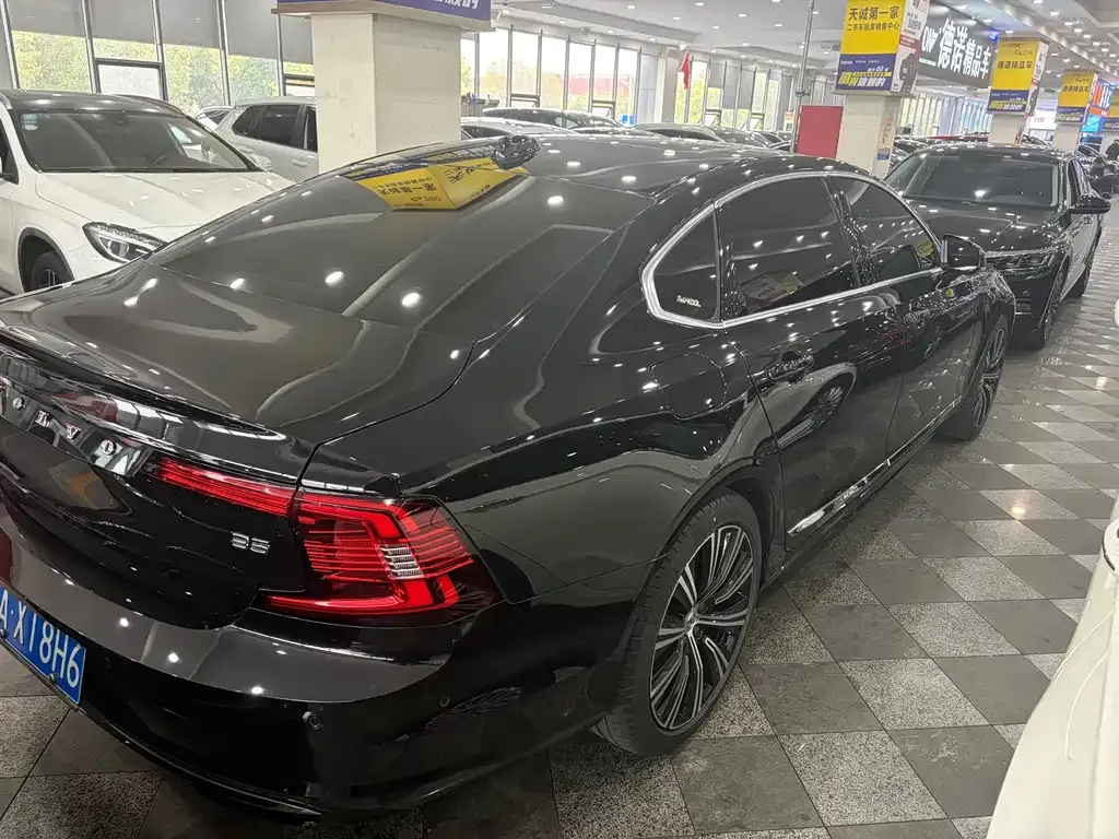Volvo S90 — фото 10