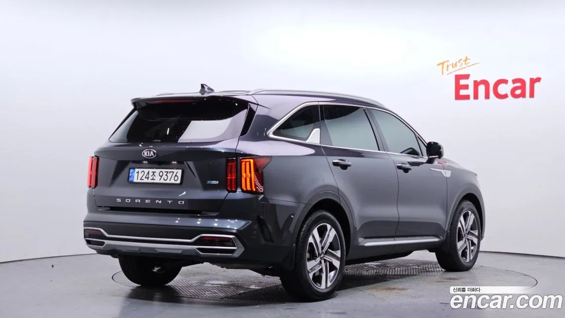 Kia Sorento — фото 7
