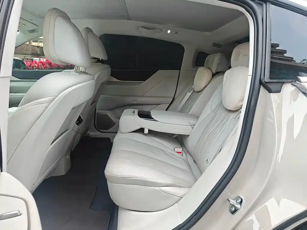Buick Electra L7 2025 из CN, фото 4