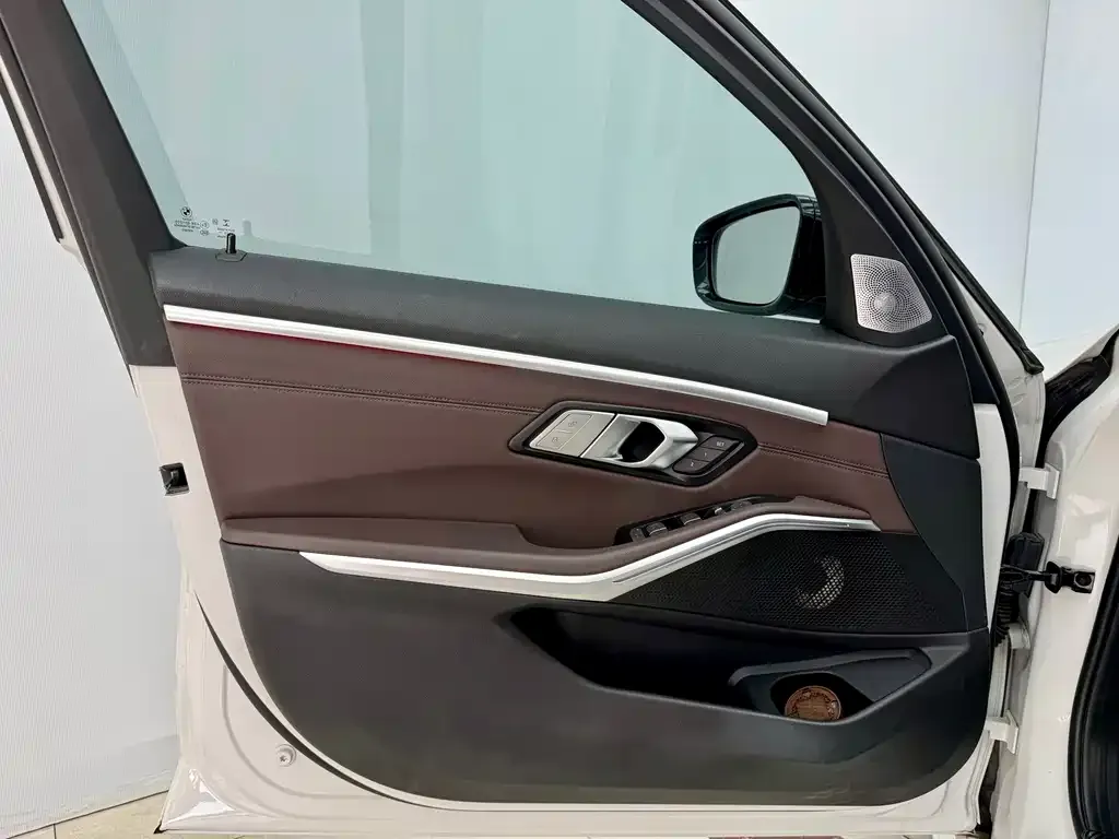 BMW 3 Series 2021 из CN, фото 8