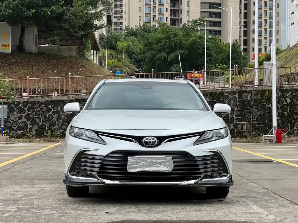 Toyota Camry — фото 6