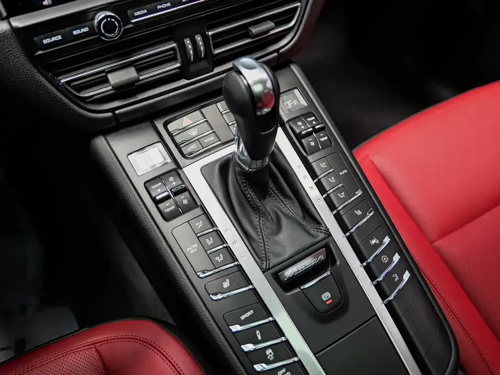 Porsche Macan — фото 8